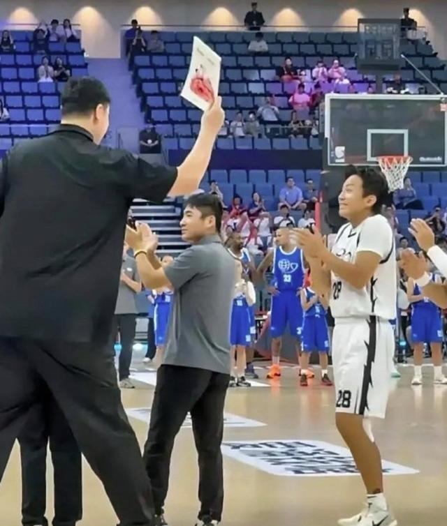 上她那招牌, KVJR 上她那招牌, KVJR