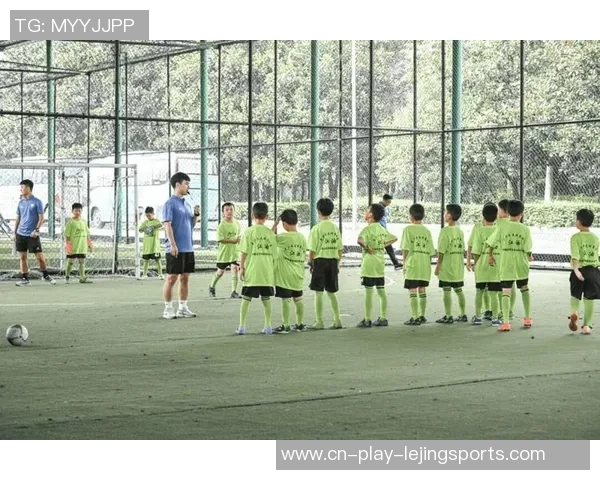 2025四川青少年足球公益项目收官 技能与本质双丰收,编写底层足球新篇章